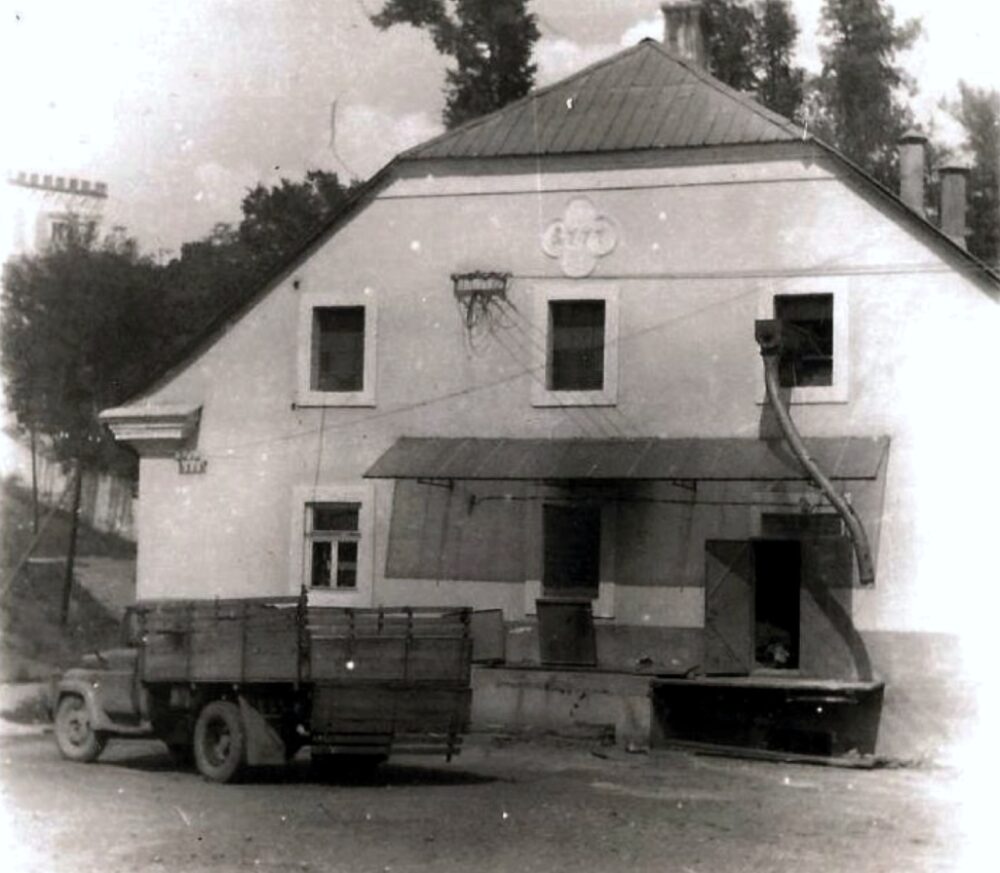 source: https://www.inovinky.sk/vodny-mlyn-v-ziari-nad-hronom-sluzil-stovky-rokov-po-poziari-v-roku-1990-zanikol/